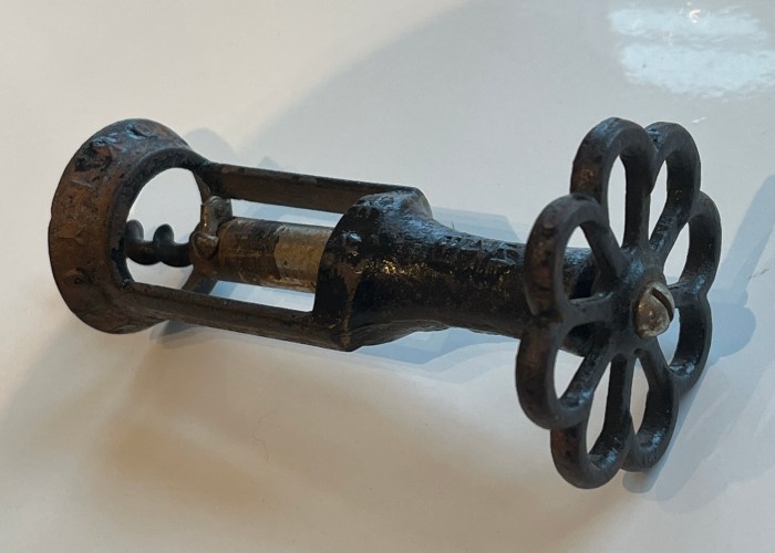 Japanese corkscrew | josef@vintagecorkscrews.com corkscrewing around